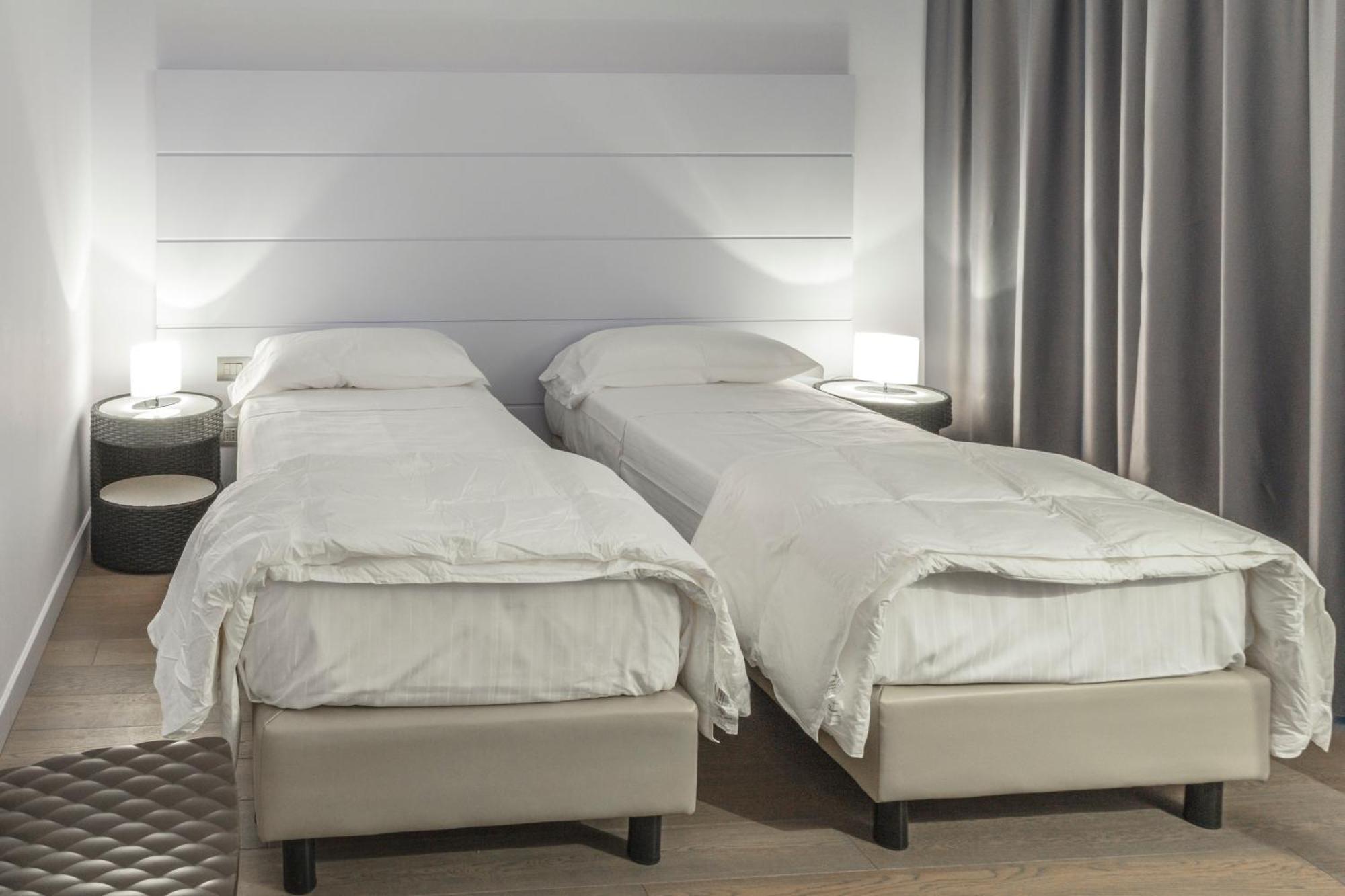 Double or Twin Room,1216288159:JPEG